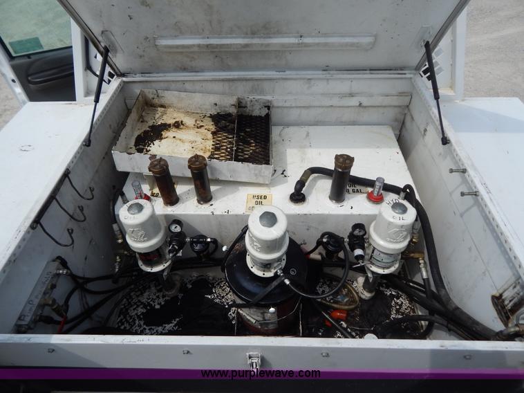 image for item G3193 2006 Ford F550 XL service truck