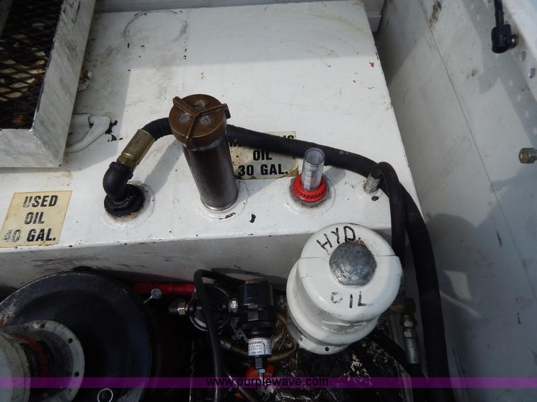 image for item G3193 2006 Ford F550 XL service truck