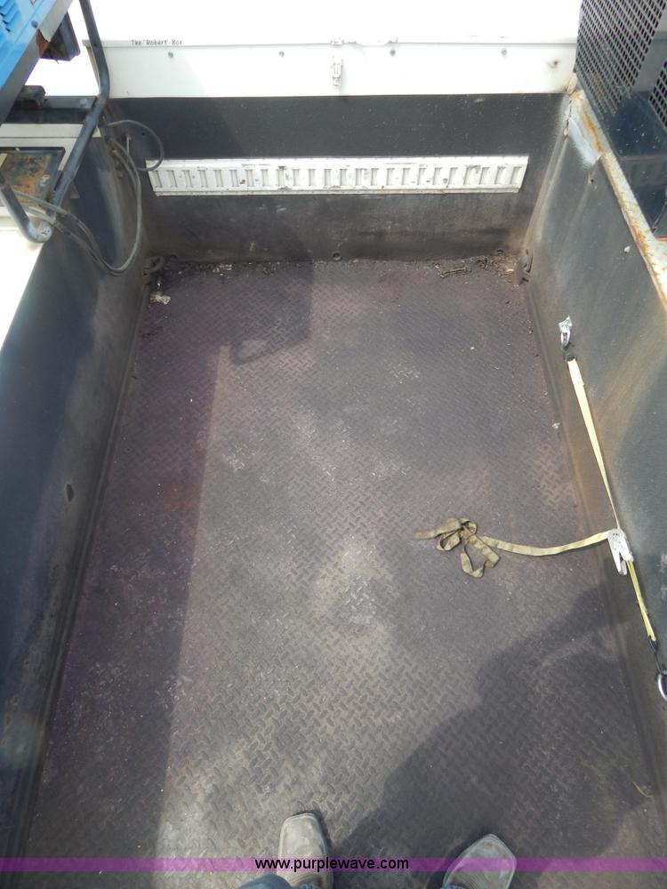 image for item G3193 2006 Ford F550 XL service truck