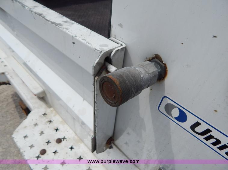 image for item G3193 2006 Ford F550 XL service truck