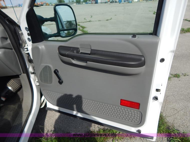image for item G3194 2006 Ford F250 Super Duty pickup truck