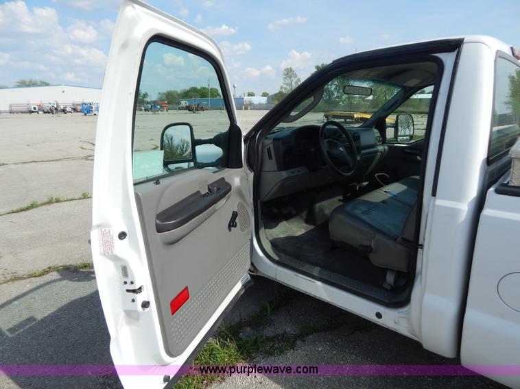 image for item G3194 2006 Ford F250 Super Duty pickup truck