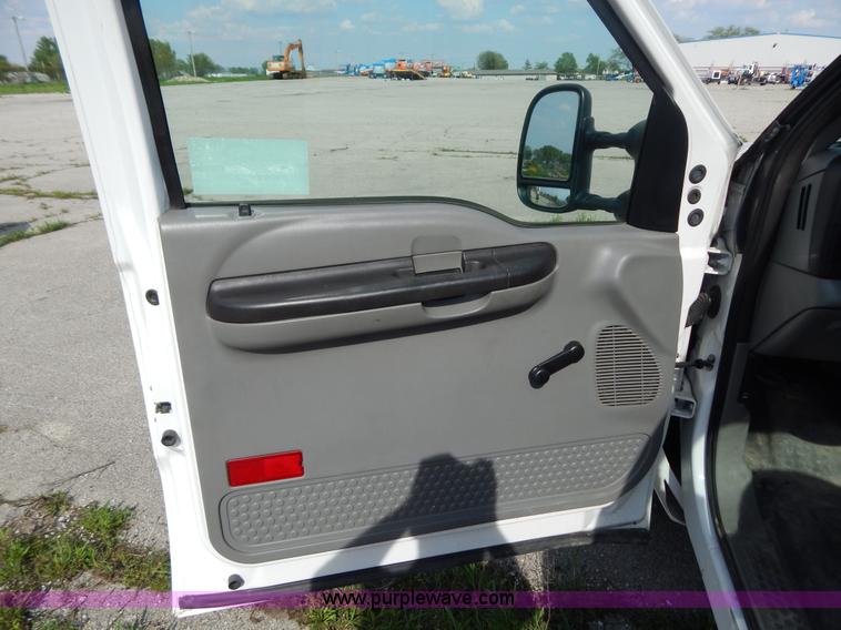 image for item G3194 2006 Ford F250 Super Duty pickup truck