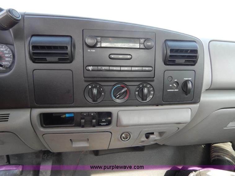 image for item G3194 2006 Ford F250 Super Duty pickup truck