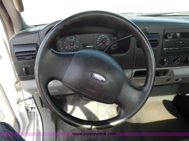 image for item G3194 2006 Ford F250 Super Duty pickup truck