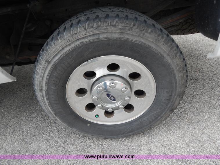 image for item G3195 2006 Ford F250 SuperCab pickup truck