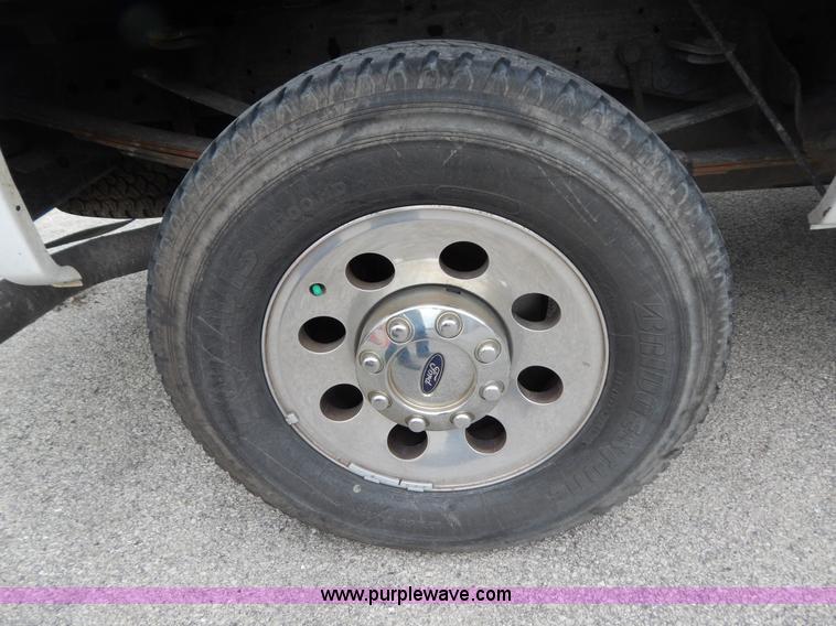 image for item G3195 2006 Ford F250 SuperCab pickup truck