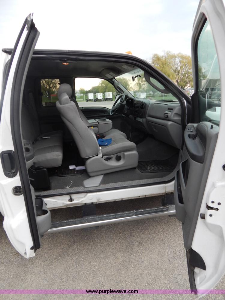 image for item G3195 2006 Ford F250 SuperCab pickup truck