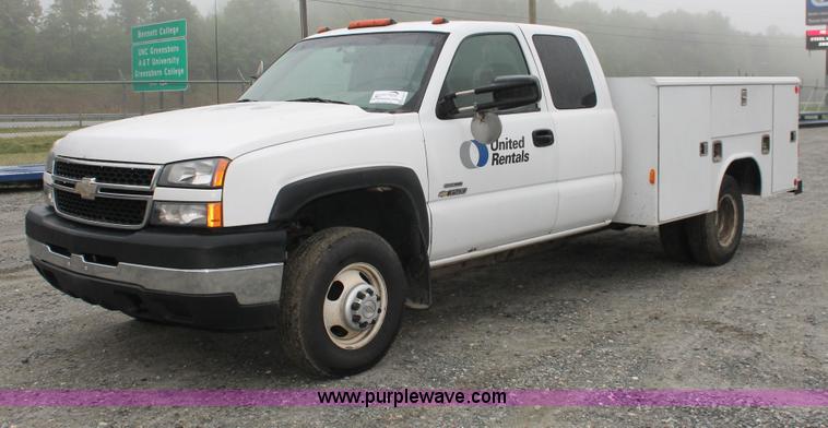 image for item H3577 2007 Chevrolet Silverado 3500 LS utility truck