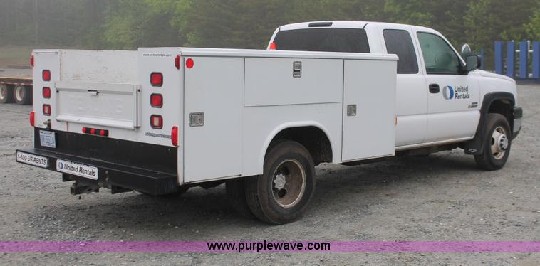 image for item H3577 2007 Chevrolet Silverado 3500 LS utility truck