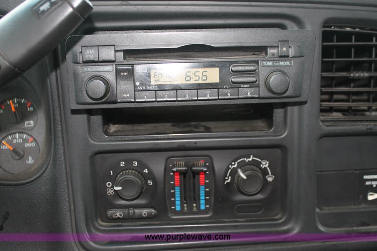 image for item H3577 2007 Chevrolet Silverado 3500 LS utility truck