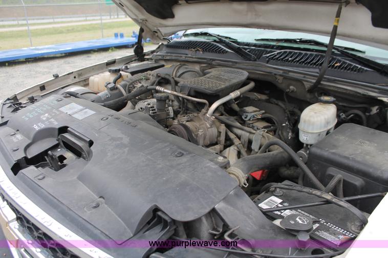 image for item H3577 2007 Chevrolet Silverado 3500 LS utility truck