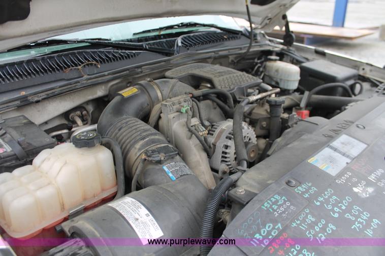 image for item H3577 2007 Chevrolet Silverado 3500 LS utility truck