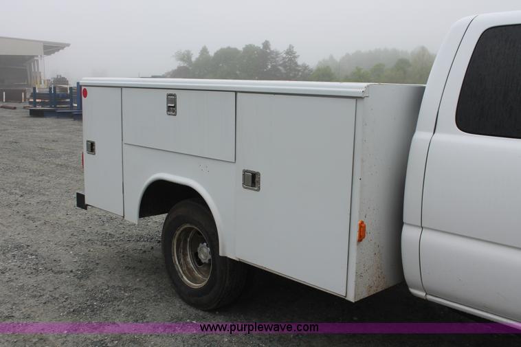 image for item H3577 2007 Chevrolet Silverado 3500 LS utility truck