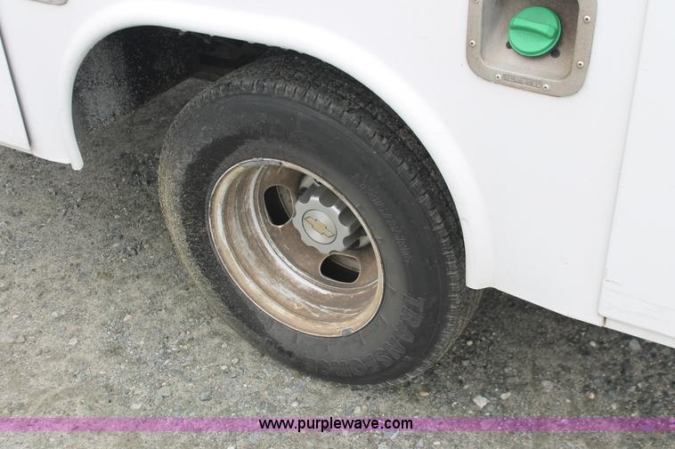 image for item H3577 2007 Chevrolet Silverado 3500 LS utility truck