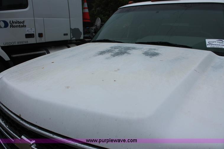 image for item H3577 2007 Chevrolet Silverado 3500 LS utility truck