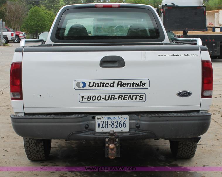 image for item H3578 2002 Ford F150 XL pickup truck