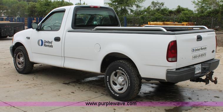 image for item H3578 2002 Ford F150 XL pickup truck