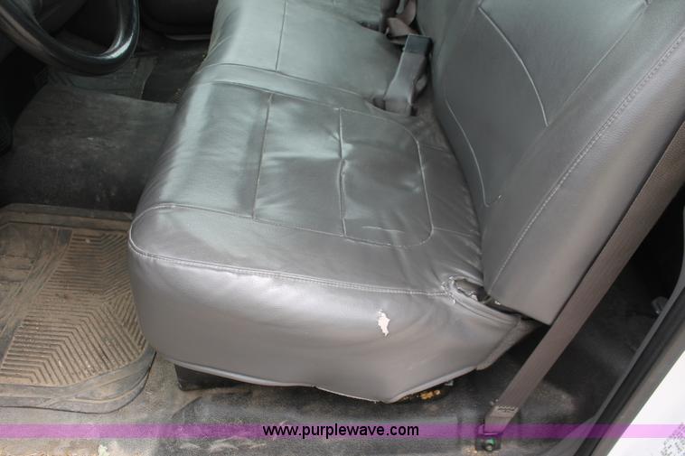 image for item H3578 2002 Ford F150 XL pickup truck