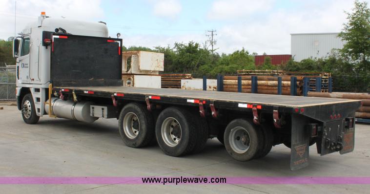 image for item H3579 2006 Freightliner Argosy flatbed truck