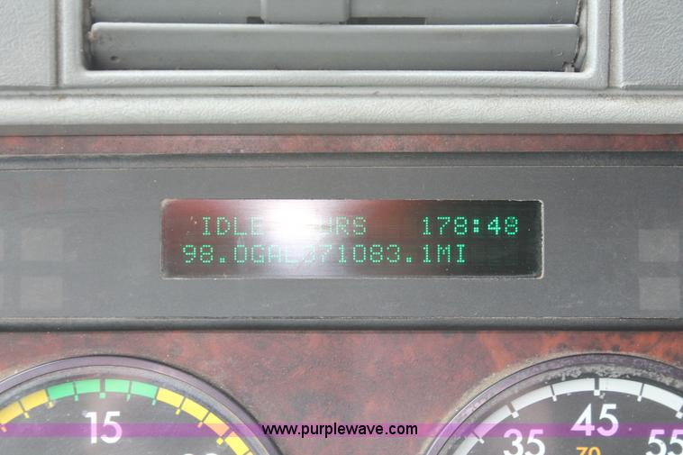 image for item H3579 2006 Freightliner Argosy flatbed truck