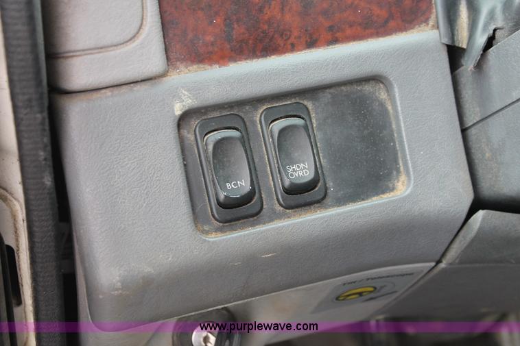 image for item H3579 2006 Freightliner Argosy flatbed truck