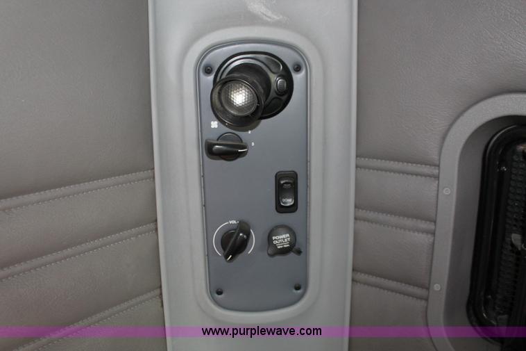 image for item H3579 2006 Freightliner Argosy flatbed truck