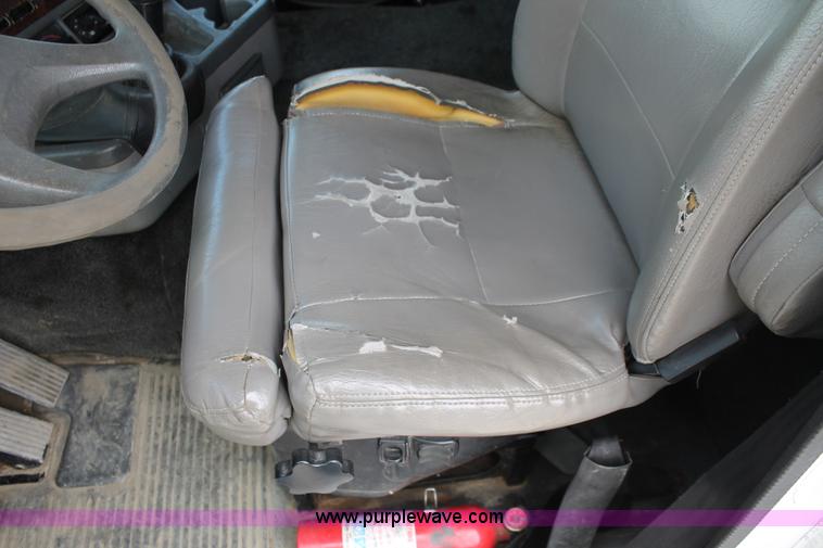 image for item H3579 2006 Freightliner Argosy flatbed truck