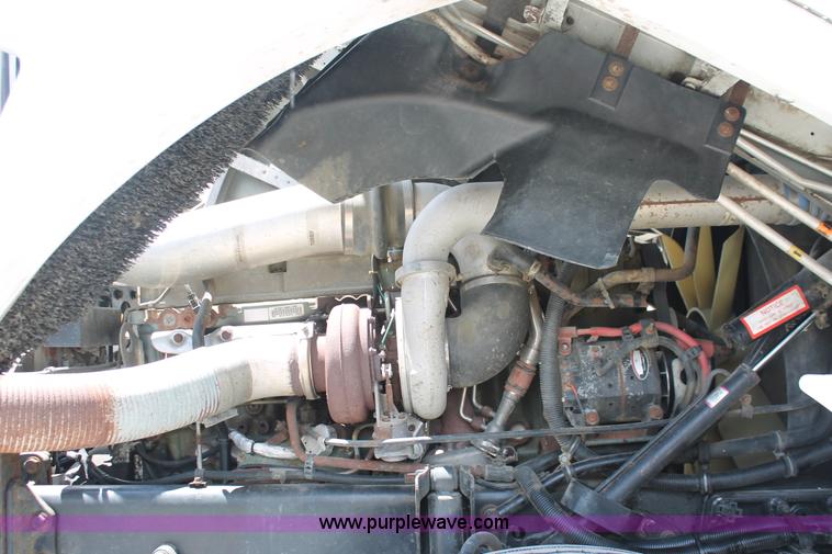 image for item H3579 2006 Freightliner Argosy flatbed truck