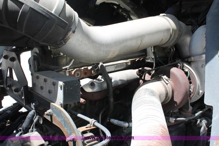 image for item H3579 2006 Freightliner Argosy flatbed truck