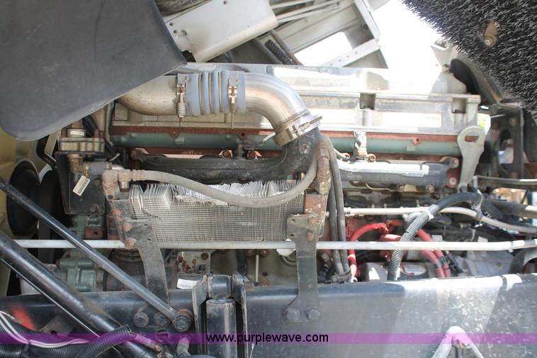 image for item H3579 2006 Freightliner Argosy flatbed truck