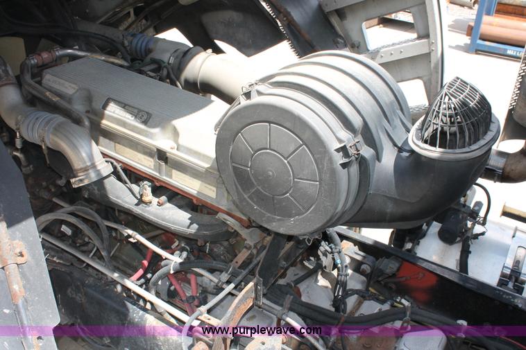 image for item H3579 2006 Freightliner Argosy flatbed truck