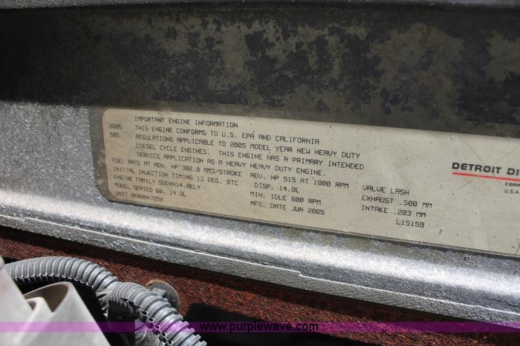 image for item H3579 2006 Freightliner Argosy flatbed truck