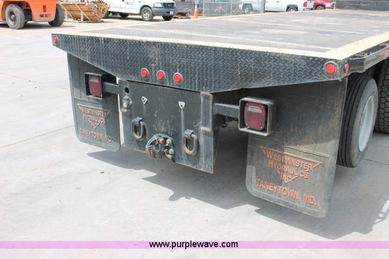 image for item H3579 2006 Freightliner Argosy flatbed truck