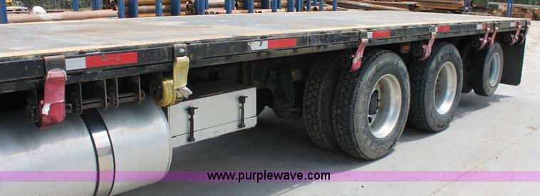 image for item H3579 2006 Freightliner Argosy flatbed truck