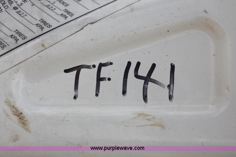 image for item H3579 2006 Freightliner Argosy flatbed truck