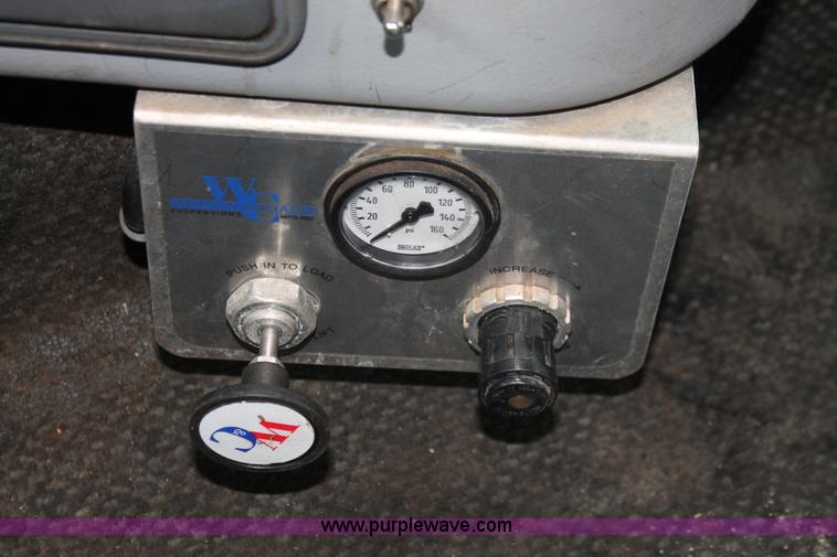 image for item H3581 2003 Freightliner Argosy flatbed truck