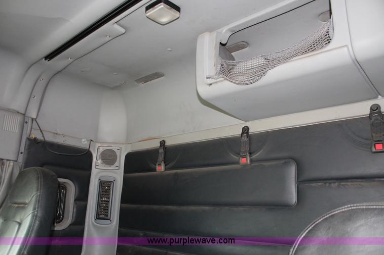 image for item H3581 2003 Freightliner Argosy flatbed truck