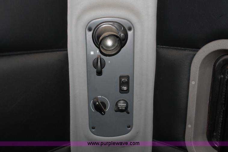 image for item H3581 2003 Freightliner Argosy flatbed truck