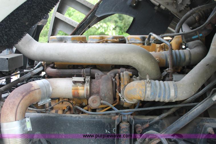 image for item H3581 2003 Freightliner Argosy flatbed truck