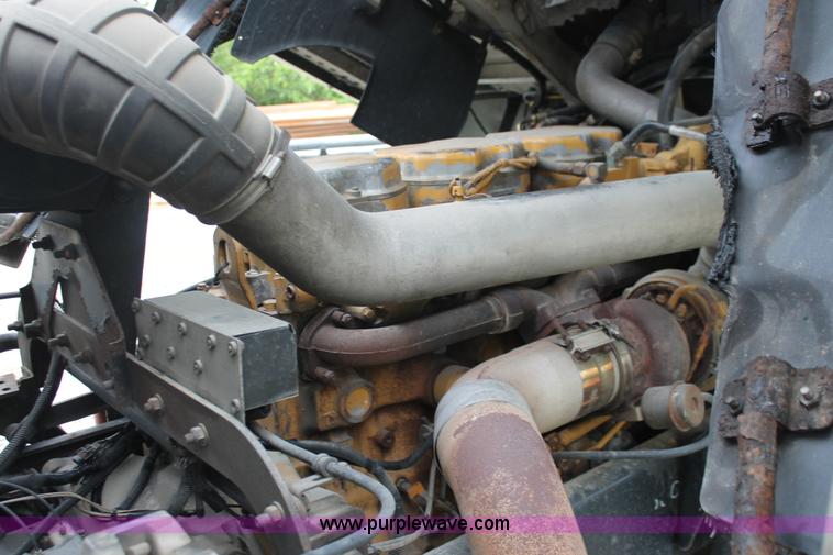 image for item H3581 2003 Freightliner Argosy flatbed truck