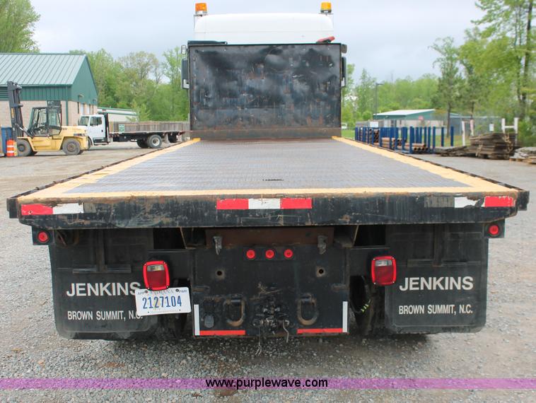 image for item H3581 2003 Freightliner Argosy flatbed truck