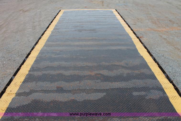 image for item H3581 2003 Freightliner Argosy flatbed truck