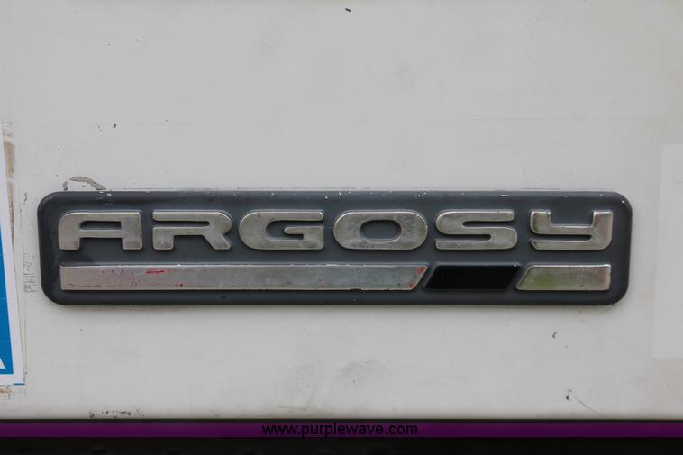 image for item H3581 2003 Freightliner Argosy flatbed truck