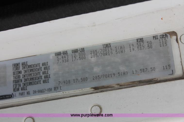 image for item H3581 2003 Freightliner Argosy flatbed truck