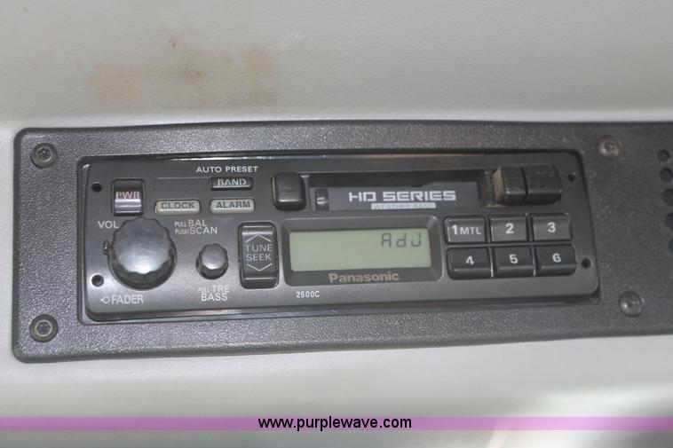 image for item H3582 2001 Freightliner FL70 semi truck