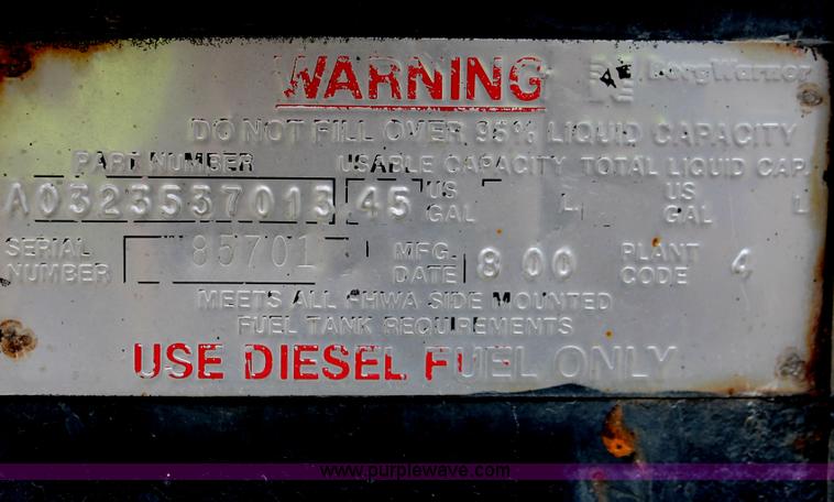 image for item H3582 2001 Freightliner FL70 semi truck