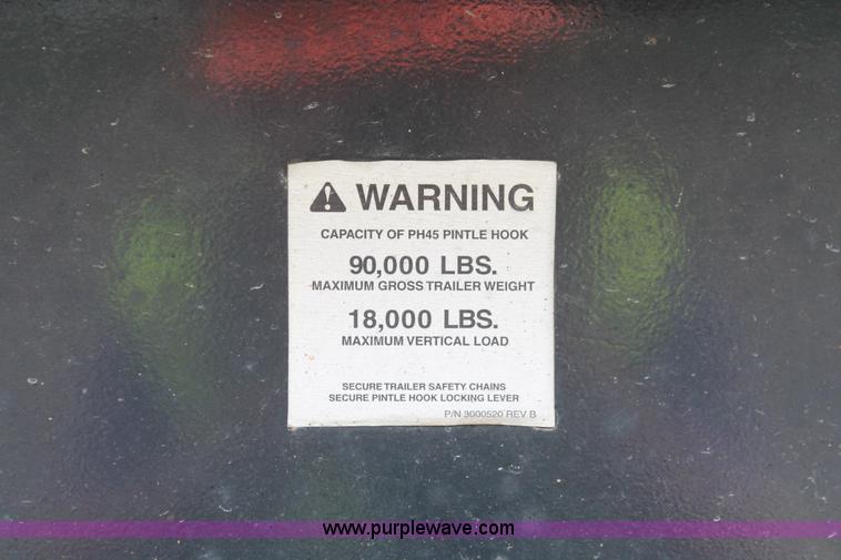 image for item H3582 2001 Freightliner FL70 semi truck