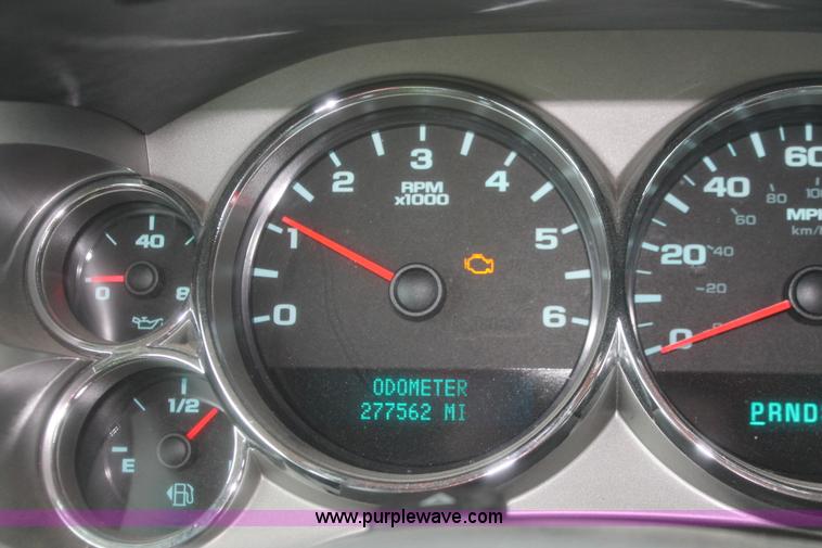 image for item H3583 2008 Chevrolet Silverado 1500 Crew Cab pickup truck