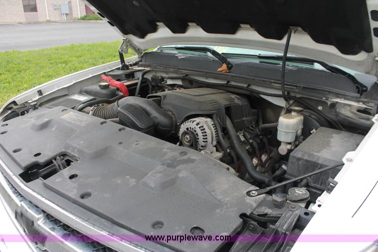 image for item H3583 2008 Chevrolet Silverado 1500 Crew Cab pickup truck